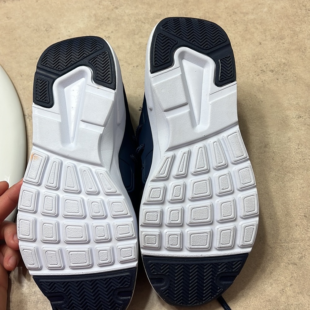 Fabletics shoes - Picture 4 of 4
